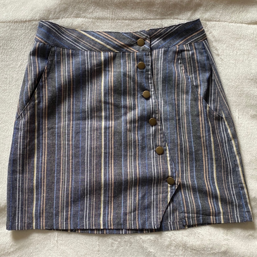 Linen Button-Up Mini Skirt
